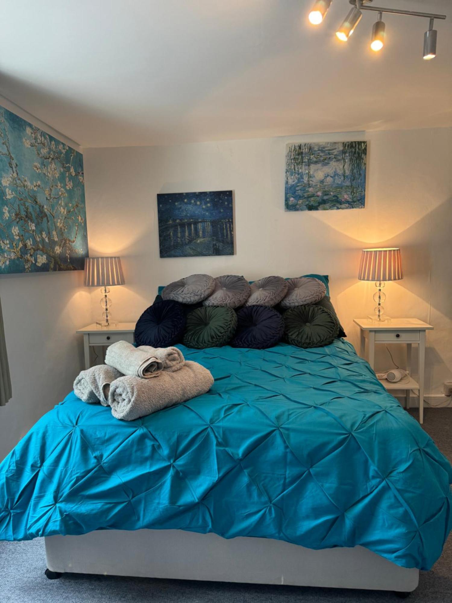 Beautiful Townhouse Next To Royal Victoria Park And Botanical Gardens Within Easy Walking Distance To Bath City Centre Bagian luar foto