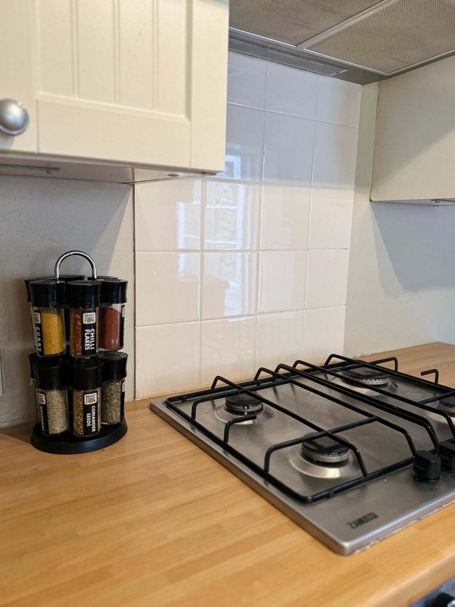 Beautiful Townhouse Next To Royal Victoria Park And Botanical Gardens Within Easy Walking Distance To Bath City Centre Bagian luar foto